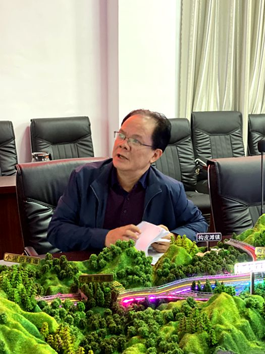 图二：公司副总工程师周宏给予建议_副本.jpg