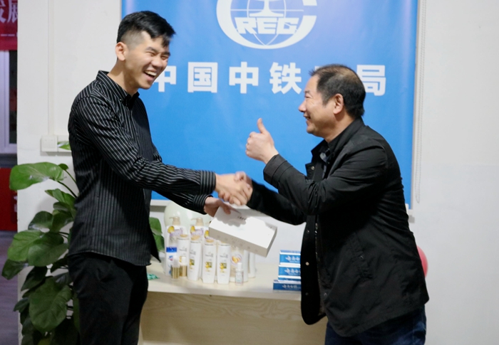 授奖.jpg