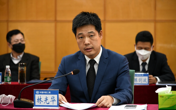 1582808308115824.jpg 2宣布兑现经济责任制奖励决定.JPG