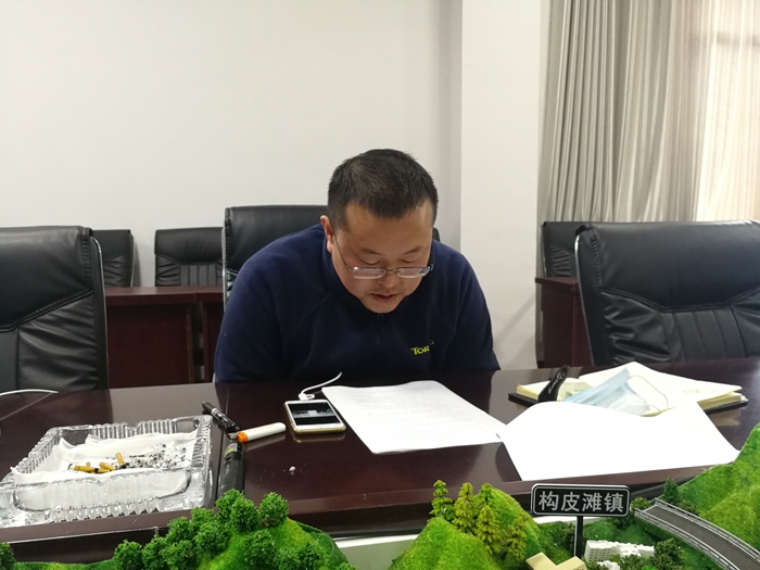 图3 分公司总工程师刘涛讲话.jpg