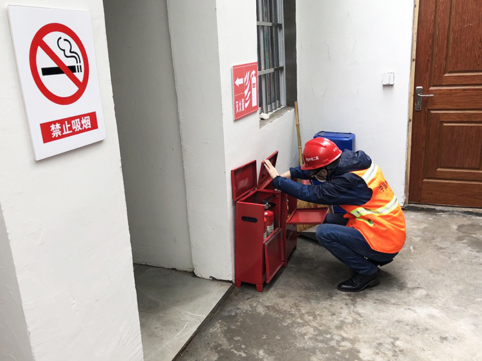1586221484713036.jpg 图1:检查消防设施副本.jpg