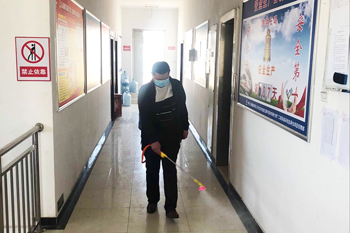 1586398805124934.jpg 驻地消毒副本.jpg