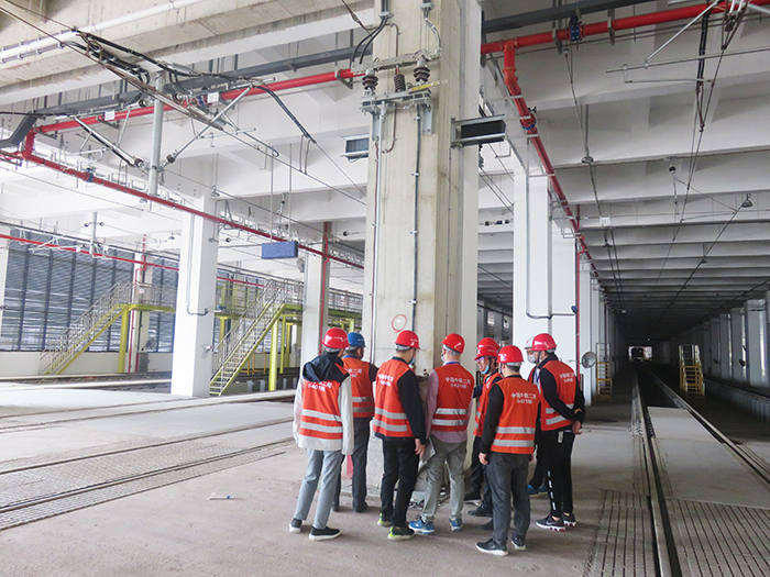 1586865646109003.jpg 图4:现场讨论整改措施副本.jpg