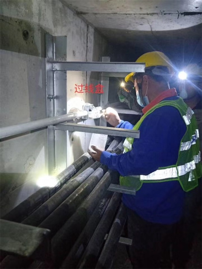 图1：电缆廊道施工副本.JPG