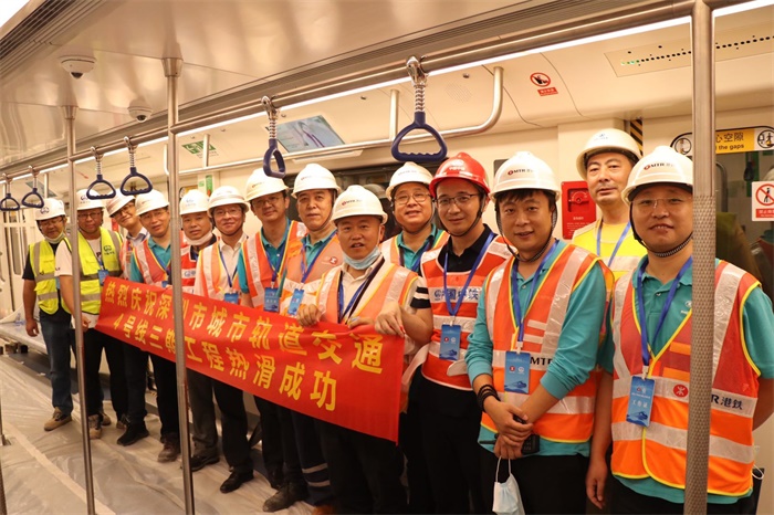 深圳4号线三期工程“热滑”试验圆满完成（陈俊帆摄）.jpg