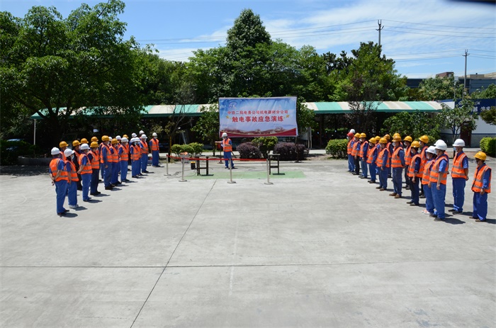 1592968308118638.jpg 附图一:急救要领讲解 周非朽摄.JPG