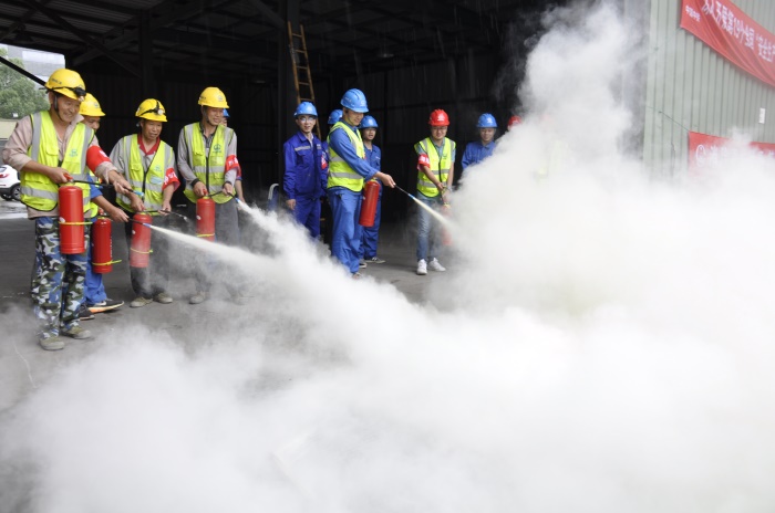 灭火演练.jpg