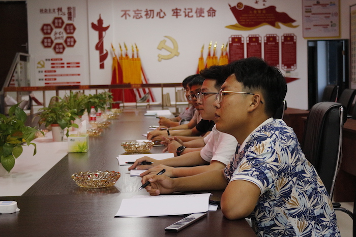 1596288859934650.jpg 认真听讲.JPG