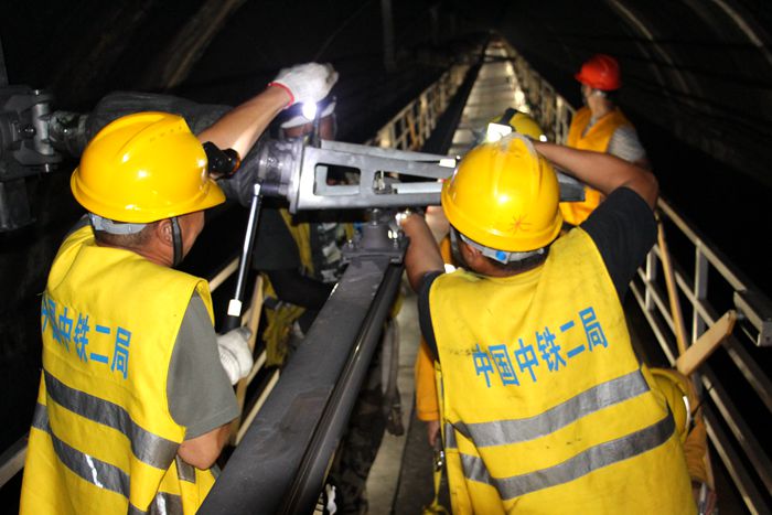 1597288275128742.jpg 进行检修.JPG