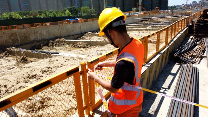 1597289116272649.jpg 拉隔离带.JPG