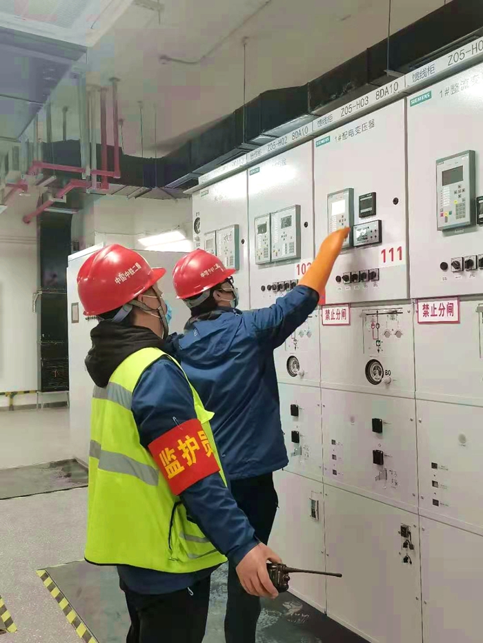 1611559338549946.jpg 图1:送电操作_副本.jpg