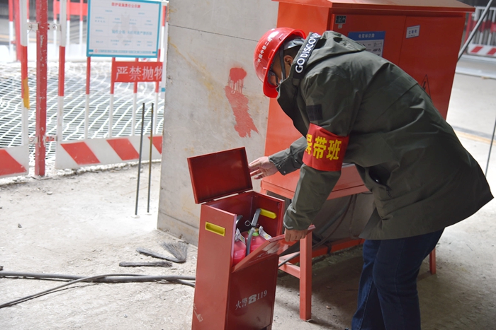 1615205279897255.jpg 检查消防设施_副本.jpg