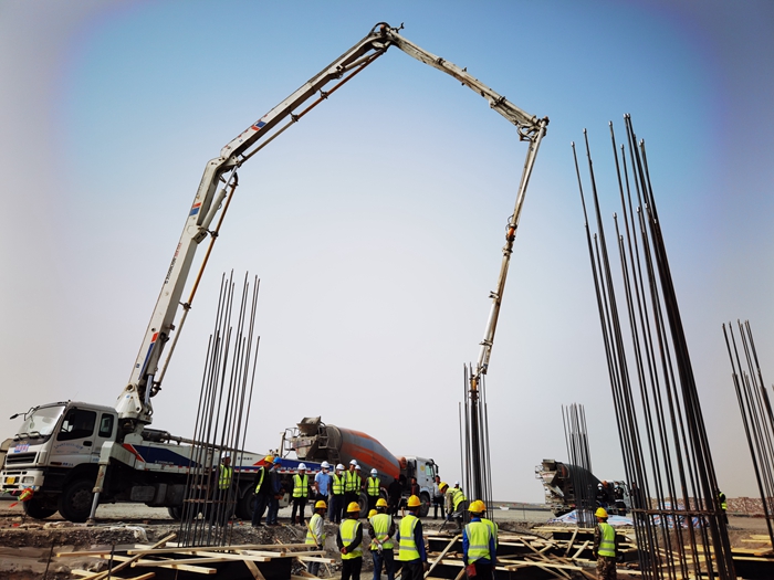 浇筑现场 (1) - 副本.jpg