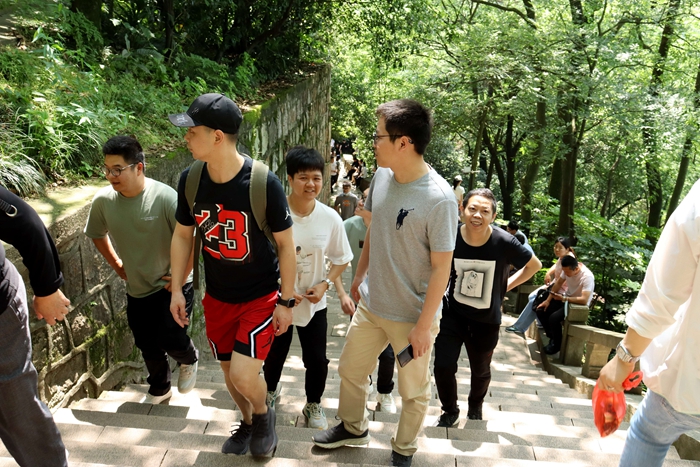 图3：登山比赛 - 副本.jpg