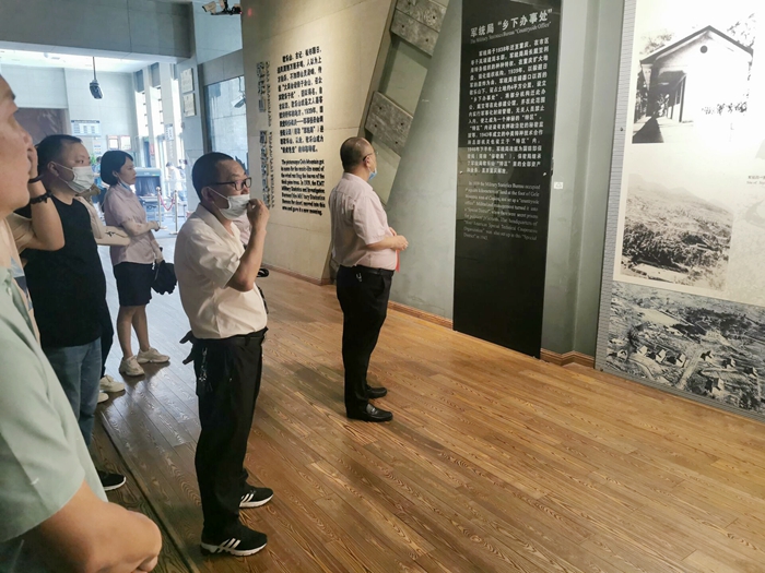 图2：参观学习 - 副本.jpg