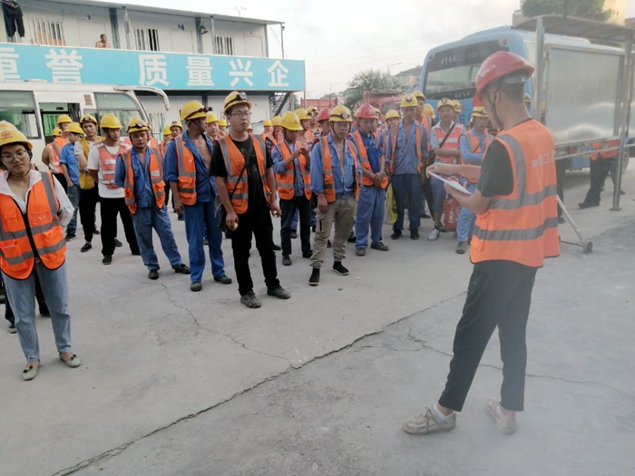 1626062350759726.jpg 图:班前讲话 - 副本.jpg