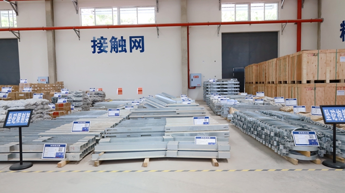 图四：标准化堆码仓储.JPG