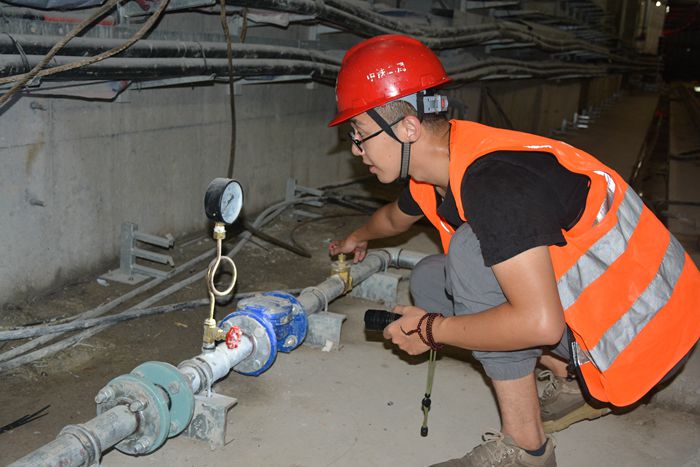 1631608694110914.jpg 施工现场1_副本.jpg