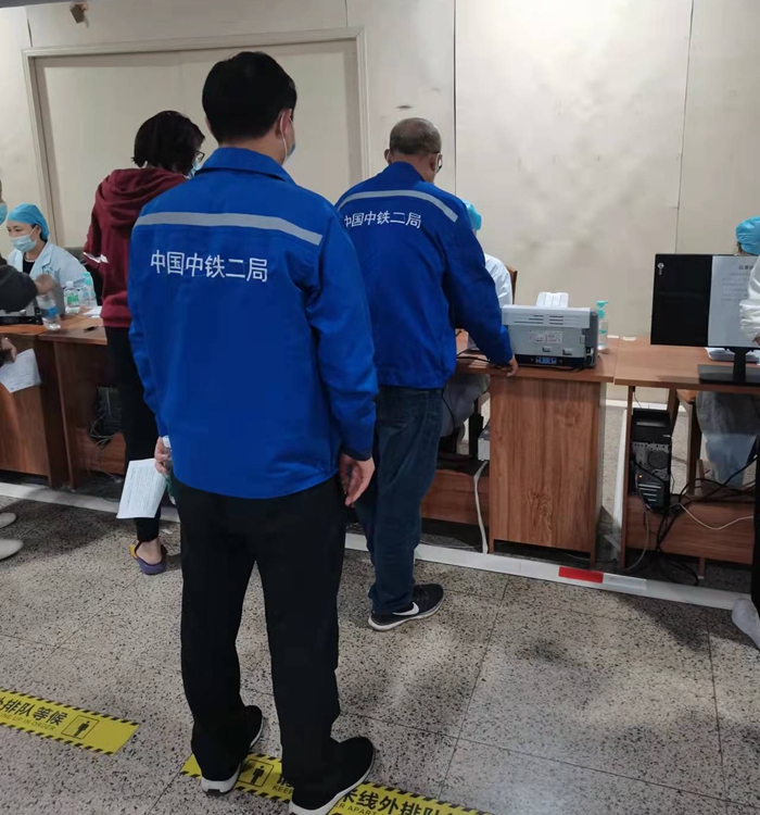 1639371672548612.jpg 图1:接种现场.jpg