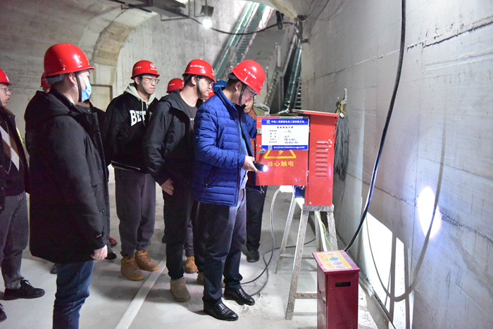 1643365752771000.jpg 临时用电检查.JPG