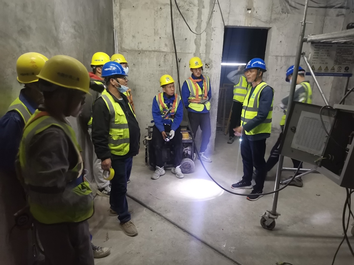 1648865471758478.jpg 图1:现场安全教育.jpg