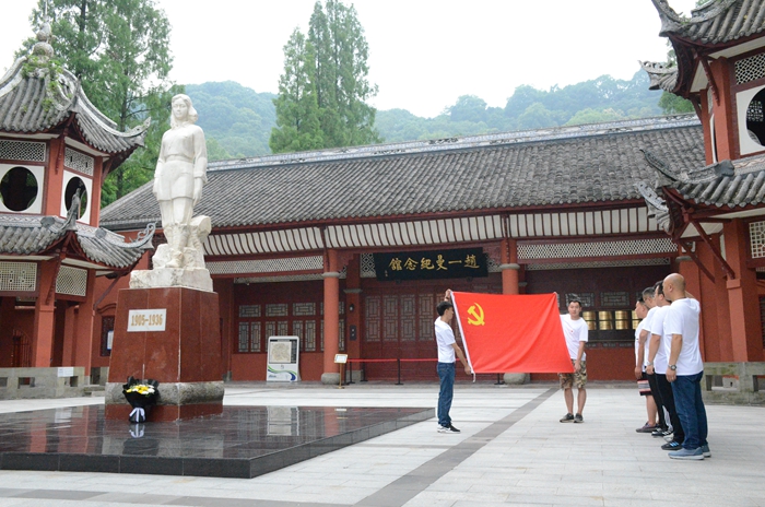 图2：重温誓词 - 副本.JPG
