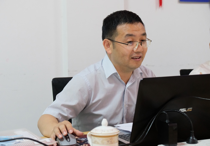 图2：座谈会现场.JPG