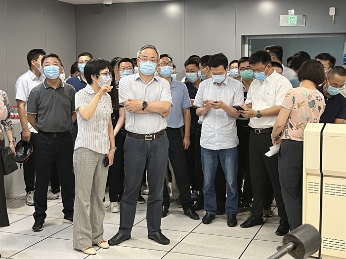 图1：施工现场指导_副本.jpg